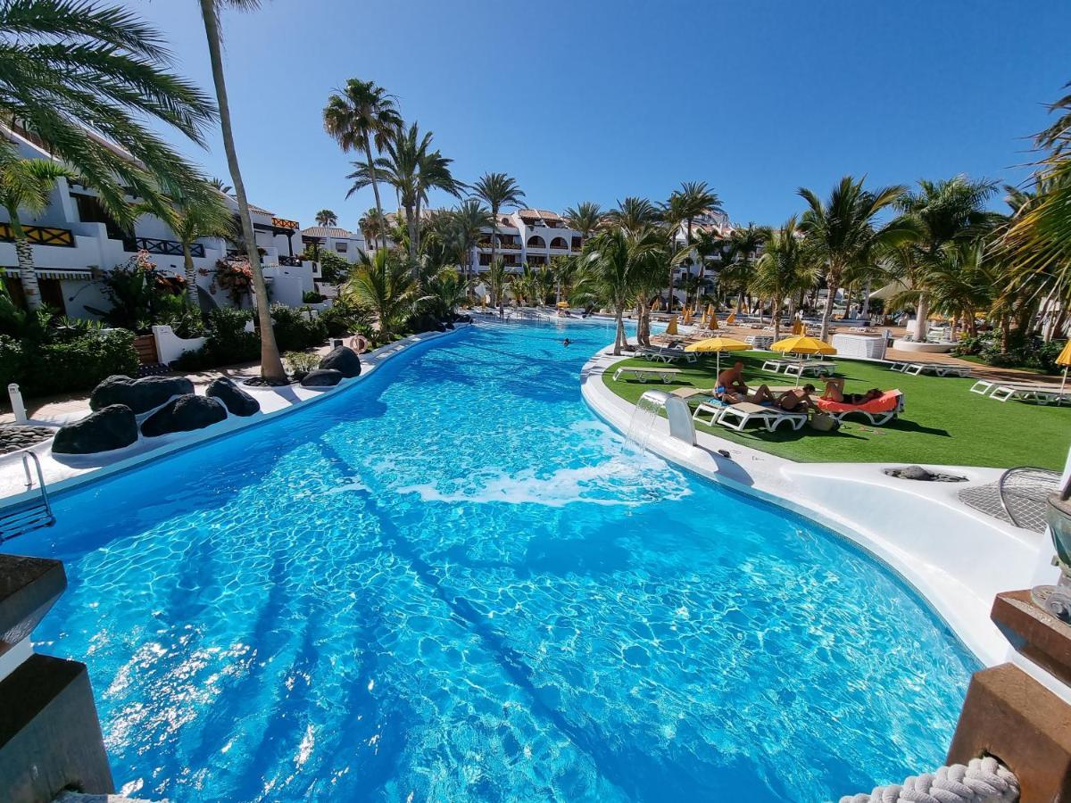 Studio Apartment No 1 Directly On The Beach And Sea, Terrace, Heated Pool, Wifi Playa de las Américas Exterior foto