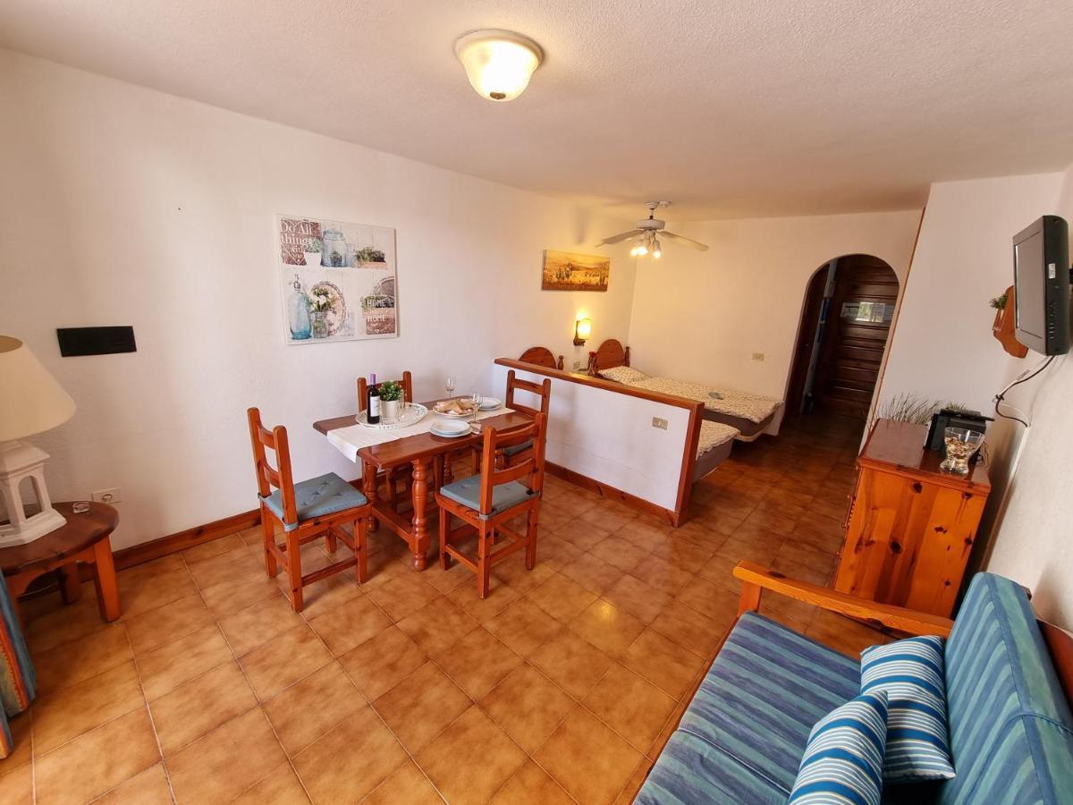 Studio Apartment No 1 Directly On The Beach And Sea, Terrace, Heated Pool, Wifi Playa de las Américas Exterior foto
