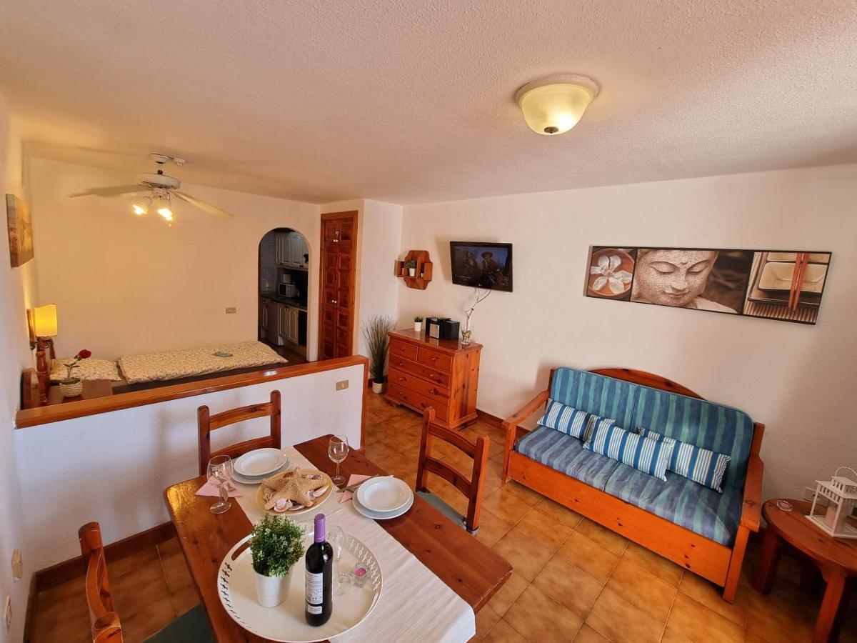 Studio Apartment No 1 Directly On The Beach And Sea, Terrace, Heated Pool, Wifi Playa de las Américas Exterior foto
